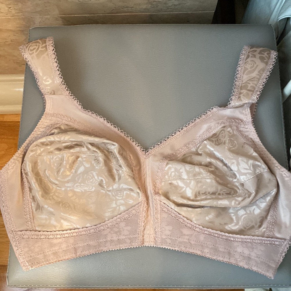 Playtex Bra 36D NWOT